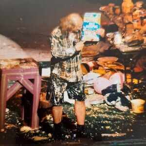 GALLAGHER Comedian Smash stage show COLOR PHOTO 4x6 (2005?) Rice Krispies MESS